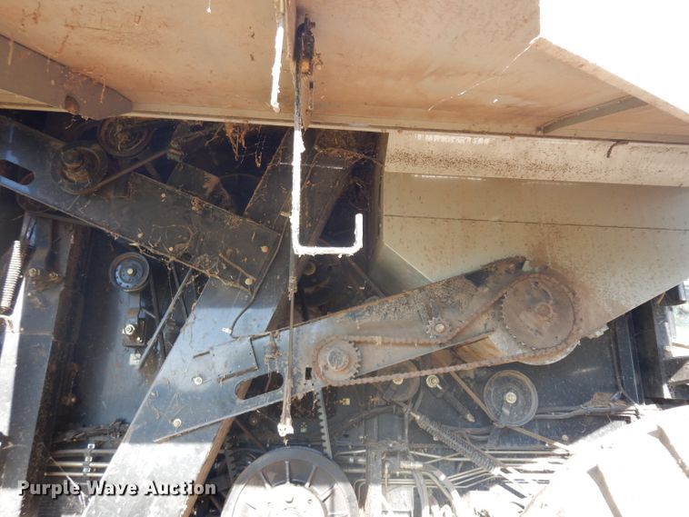 image for item HA9351 2006 Gleaner R65 combine