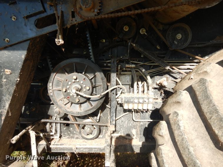 image for item HA9351 2006 Gleaner R65 combine