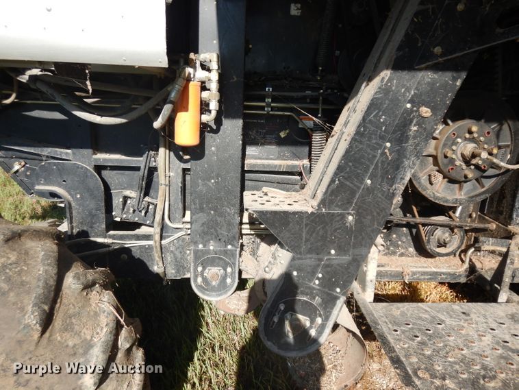 image for item HA9351 2006 Gleaner R65 combine