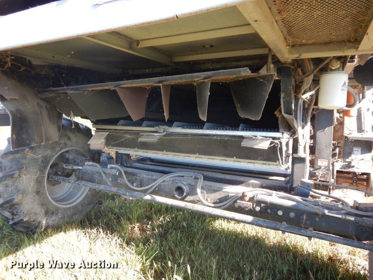 image for item HA9351 2006 Gleaner R65 combine