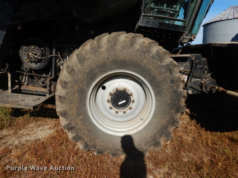 image for item HA9351 2006 Gleaner R65 combine