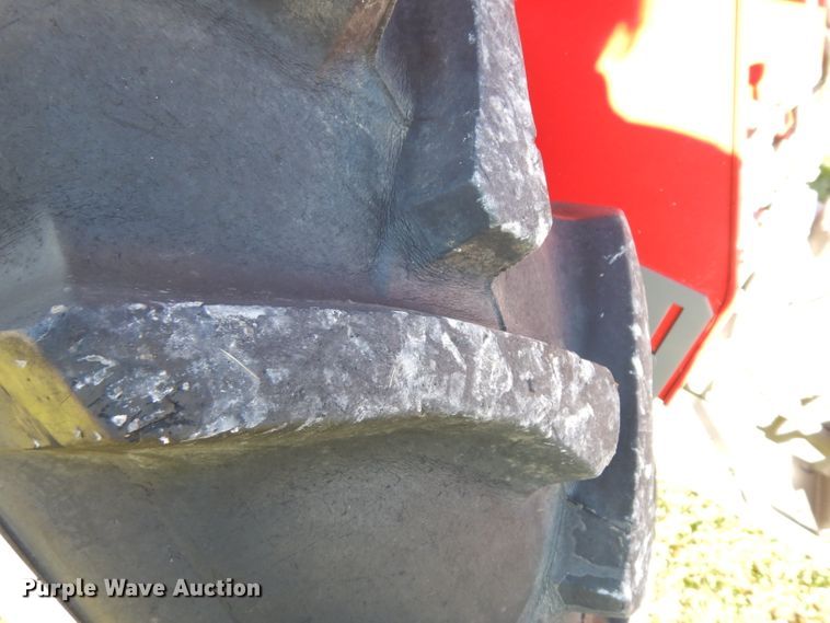 image for item HA9420 1975 Massey-Ferguson 235  tractor