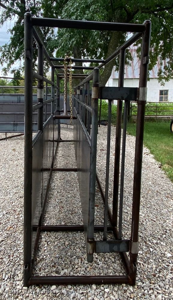 image for item HA9600 Livestock alley with tub