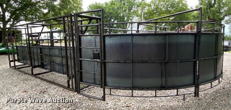 image for item HA9600 Livestock alley with tub