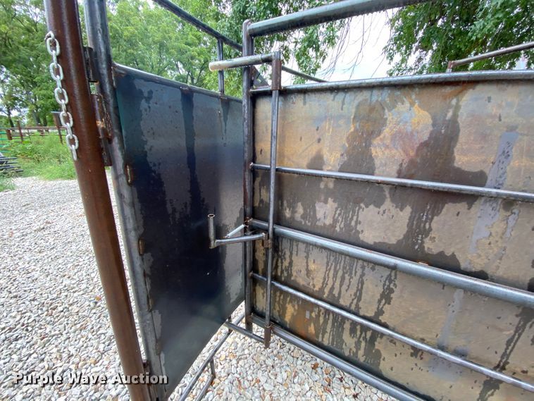 image for item HA9600 Livestock alley with tub