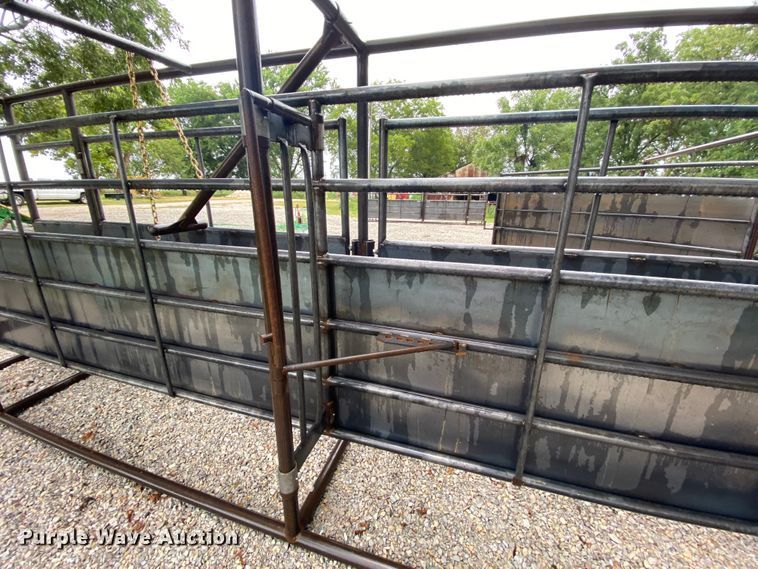 image for item HA9600 Livestock alley with tub