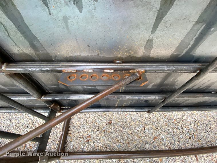 image for item HA9600 Livestock alley with tub