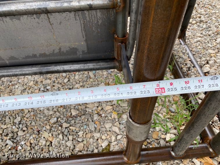 image for item HA9600 Livestock alley with tub