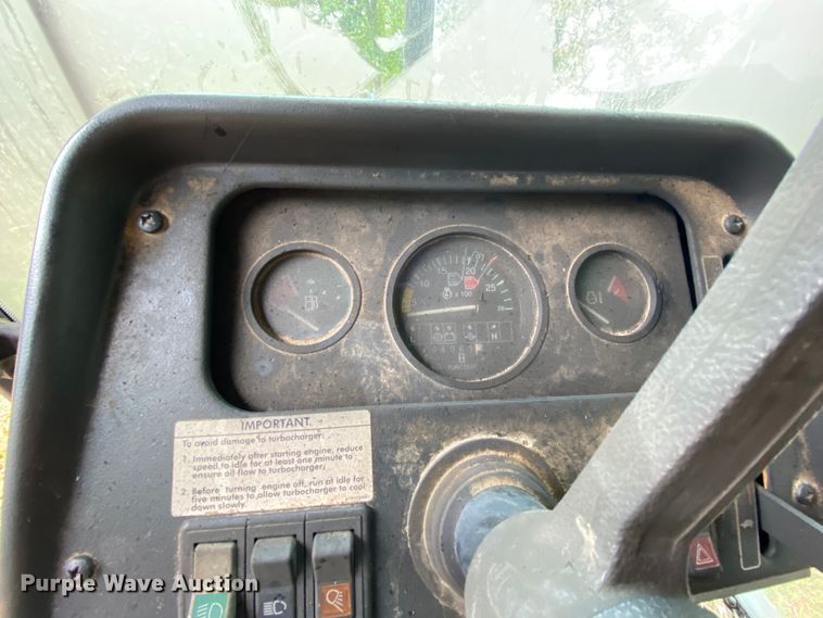 image for item HA9603 2010 Massey Ferguson  tractor