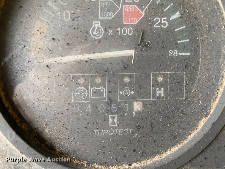 image for item HA9603 2010 Massey Ferguson  tractor