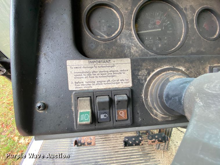 image for item HA9603 2010 Massey Ferguson  tractor