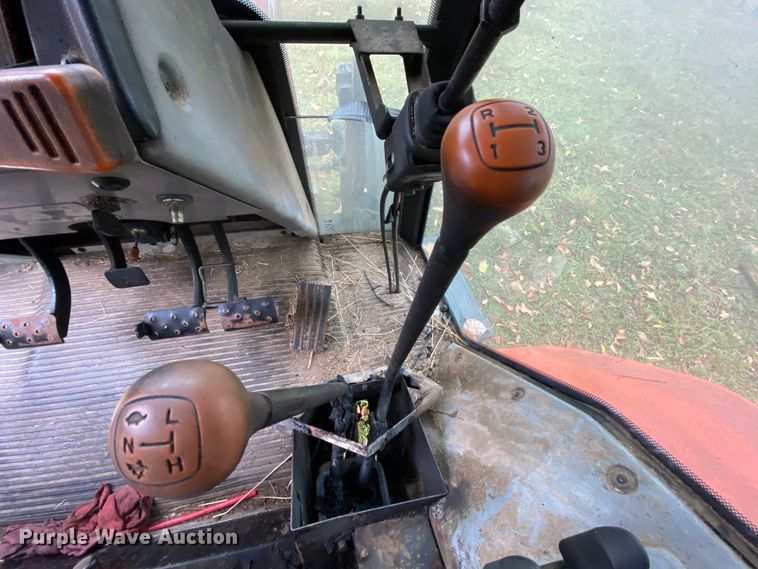 image for item HA9603 2010 Massey Ferguson  tractor