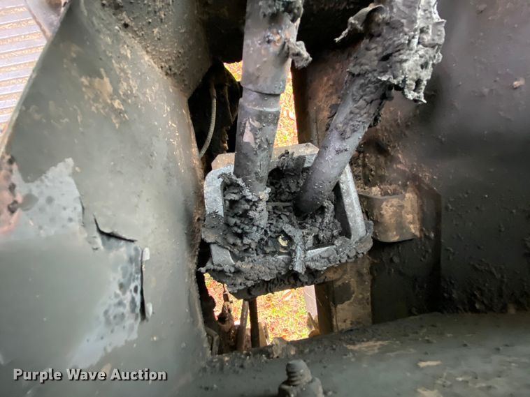 image for item HA9603 2010 Massey Ferguson  tractor