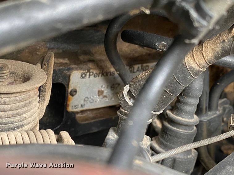 image for item HA9603 2010 Massey Ferguson  tractor