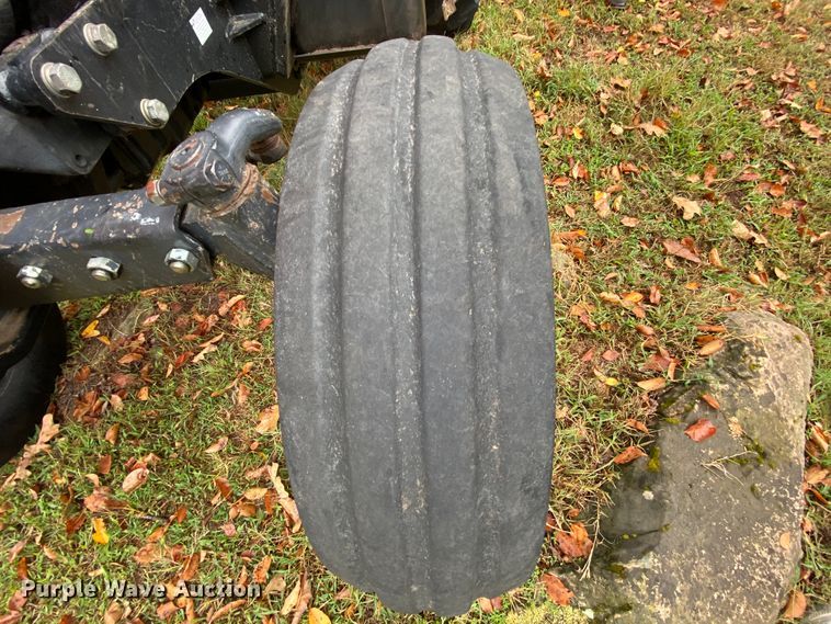 image for item HA9603 2010 Massey Ferguson  tractor