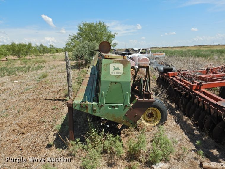 image for item HB9001 John Deere 520 grain drill