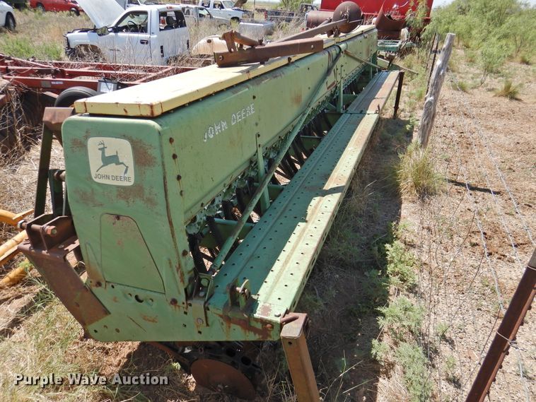 image for item HB9001 John Deere 520 grain drill
