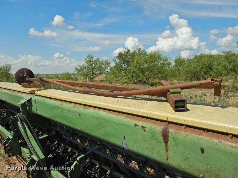 image for item HB9001 John Deere 520 grain drill