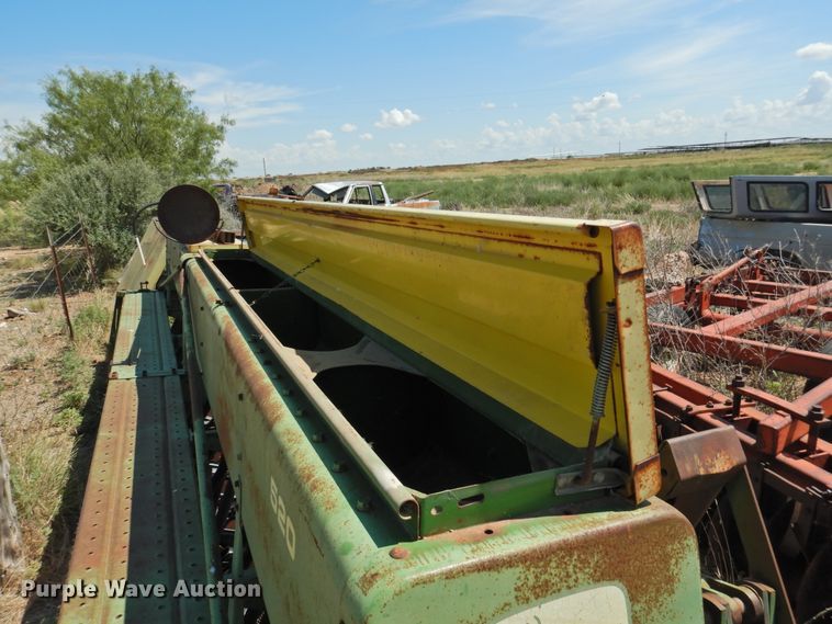 image for item HB9001 John Deere 520 grain drill