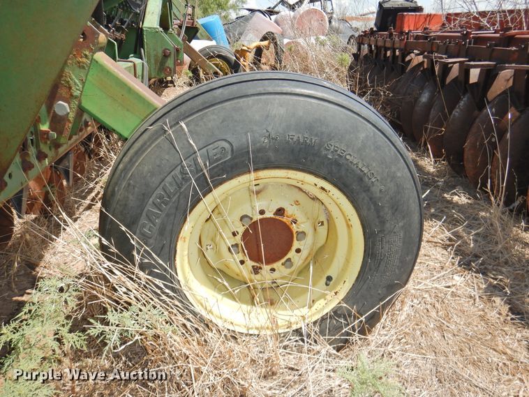 image for item HB9001 John Deere 520 grain drill