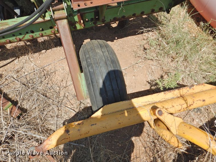 image for item HB9001 John Deere 520 grain drill