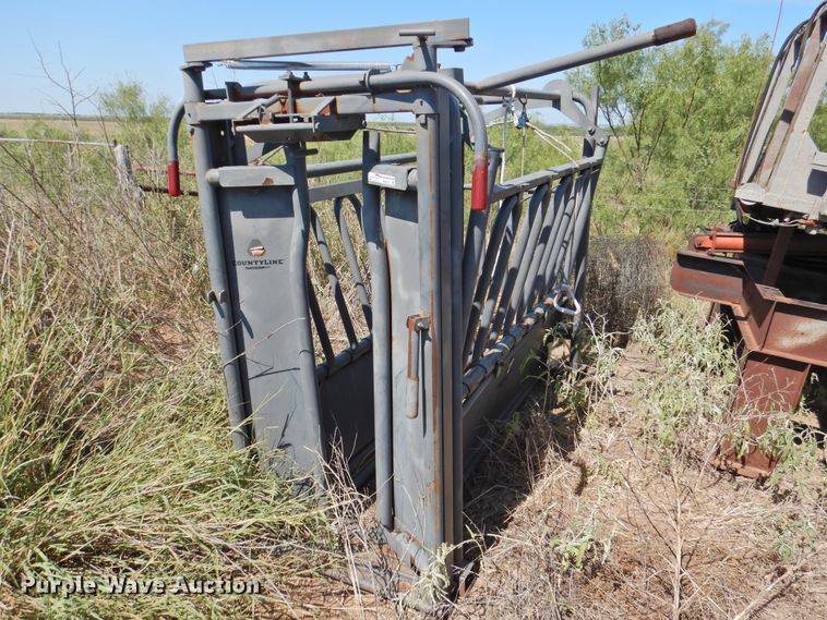 image for item HB9004 County-line livestock squeeze chute