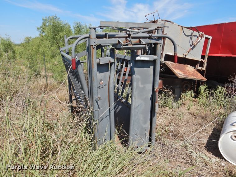 image for item HB9004 County-line livestock squeeze chute