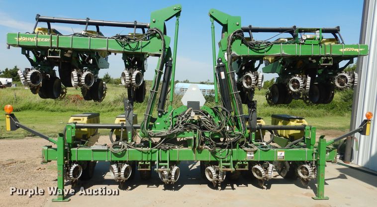 image for item HB9009 2010 John Deere 1720 no-till planter