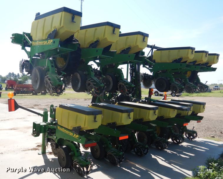 image for item HB9009 2010 John Deere 1720 no-till planter