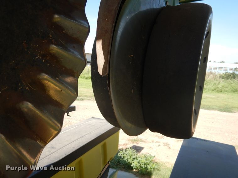 image for item HB9009 2010 John Deere 1720 no-till planter