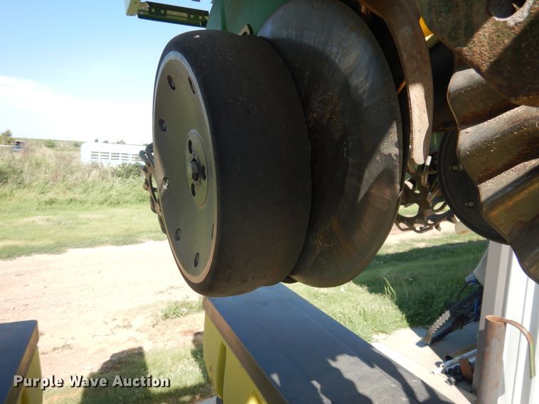image for item HB9009 2010 John Deere 1720 no-till planter
