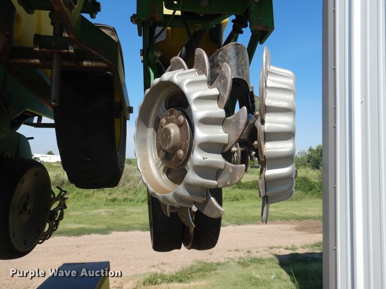 image for item HB9009 2010 John Deere 1720 no-till planter