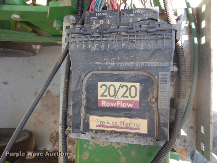 image for item HB9009 2010 John Deere 1720 no-till planter