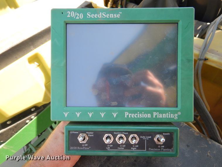 image for item HB9009 2010 John Deere 1720 no-till planter