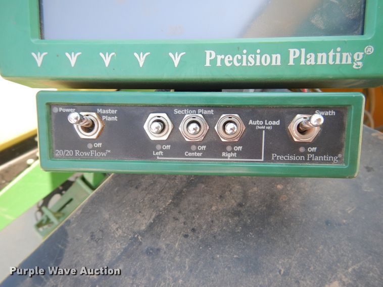 image for item HB9009 2010 John Deere 1720 no-till planter