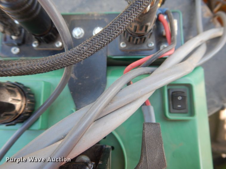 image for item HB9009 2010 John Deere 1720 no-till planter