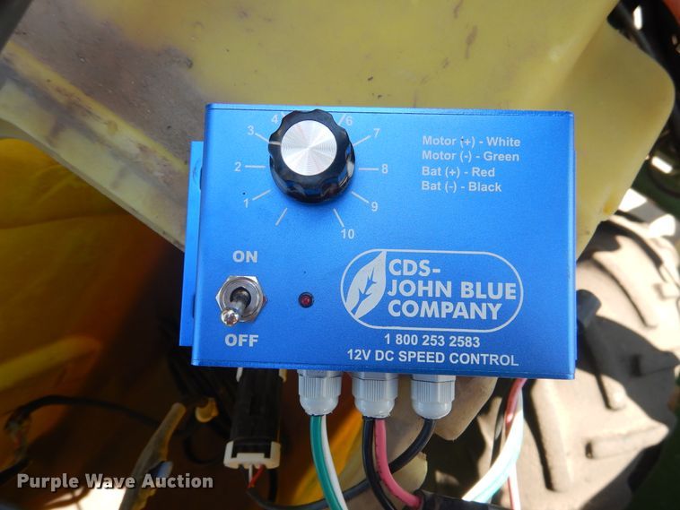 image for item HB9009 2010 John Deere 1720 no-till planter