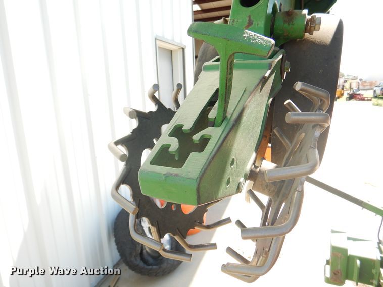 image for item HB9009 2010 John Deere 1720 no-till planter