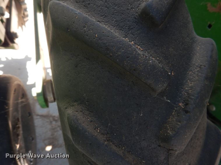 image for item HB9009 2010 John Deere 1720 no-till planter