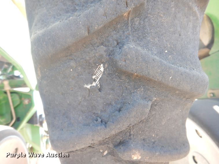 image for item HB9009 2010 John Deere 1720 no-till planter