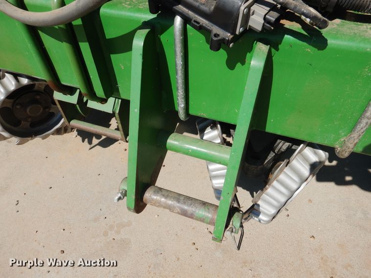 image for item HB9009 2010 John Deere 1720 no-till planter