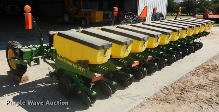 image for item HB9010 John Deere 1730 no-till planter