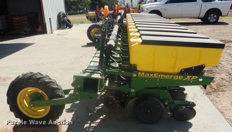 image for item HB9010 John Deere 1730 no-till planter