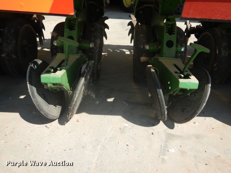 image for item HB9010 John Deere 1730 no-till planter