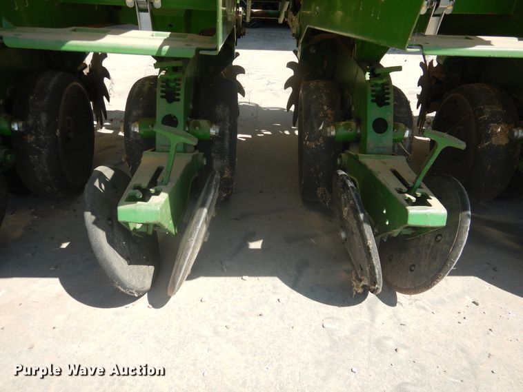 image for item HB9010 John Deere 1730 no-till planter