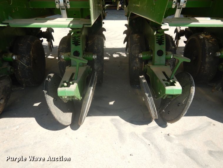 image for item HB9010 John Deere 1730 no-till planter