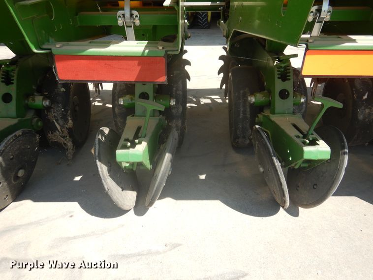 image for item HB9010 John Deere 1730 no-till planter