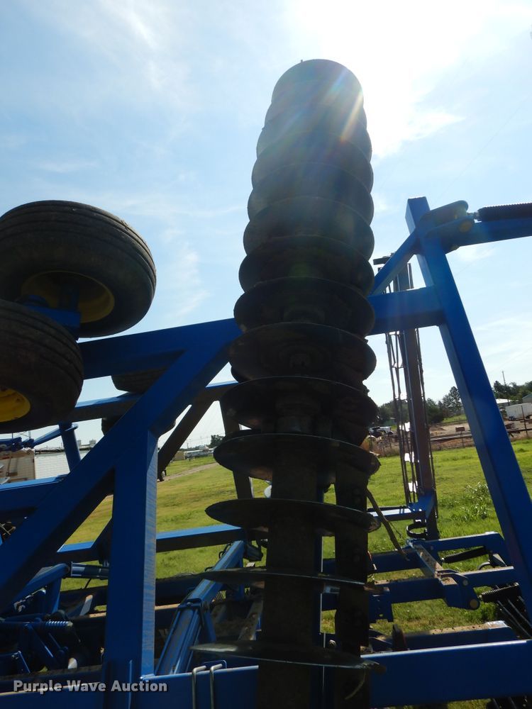 image for item HB9017 Landoll 7431-33 vertical tillage