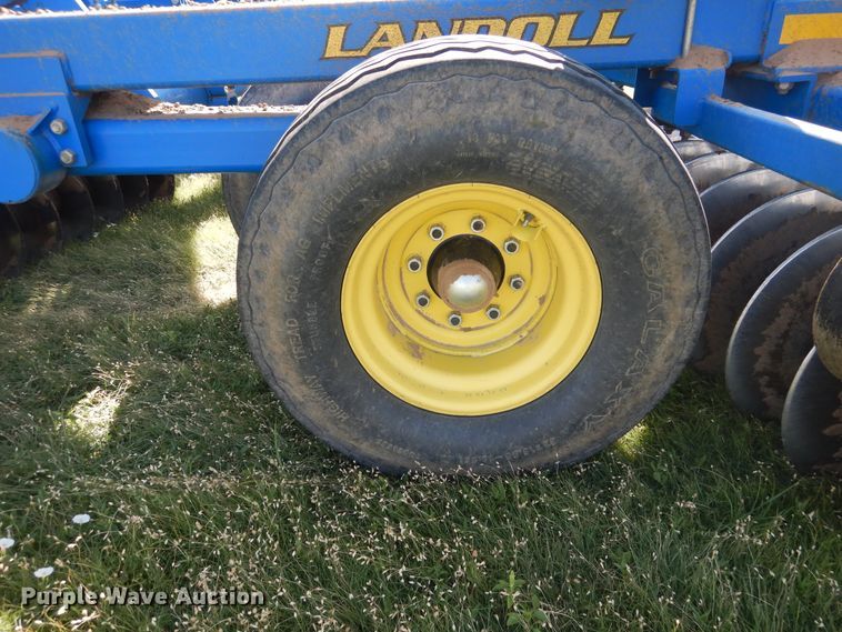 image for item HB9017 Landoll 7431-33 vertical tillage
