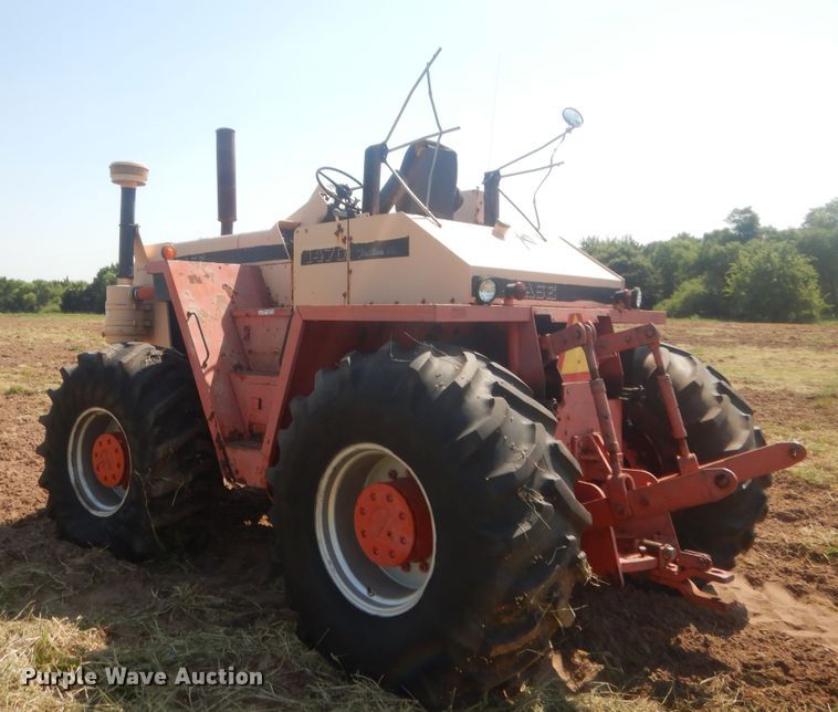 image for item HB9381 Case 1470  4WD tractor